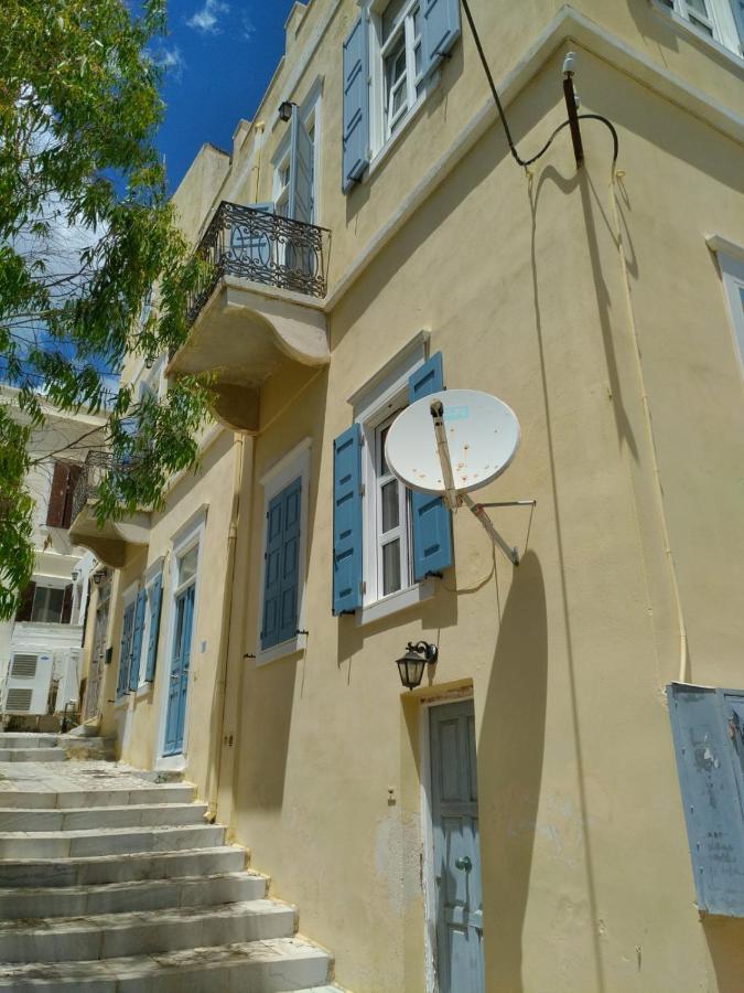 Hermes Penthouse Ermoupoli Buitenkant foto