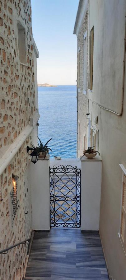 Hermes Penthouse Ermoupoli Buitenkant foto